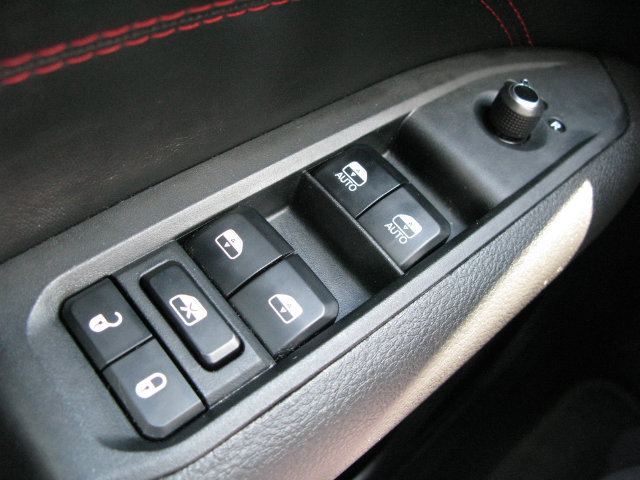 Used 2025 Jeep Compass Trailhawk AWD/4WD image 15