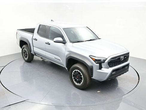 Used 2024 Toyota Tacoma TRD Off-Road AWD/4WD image 20