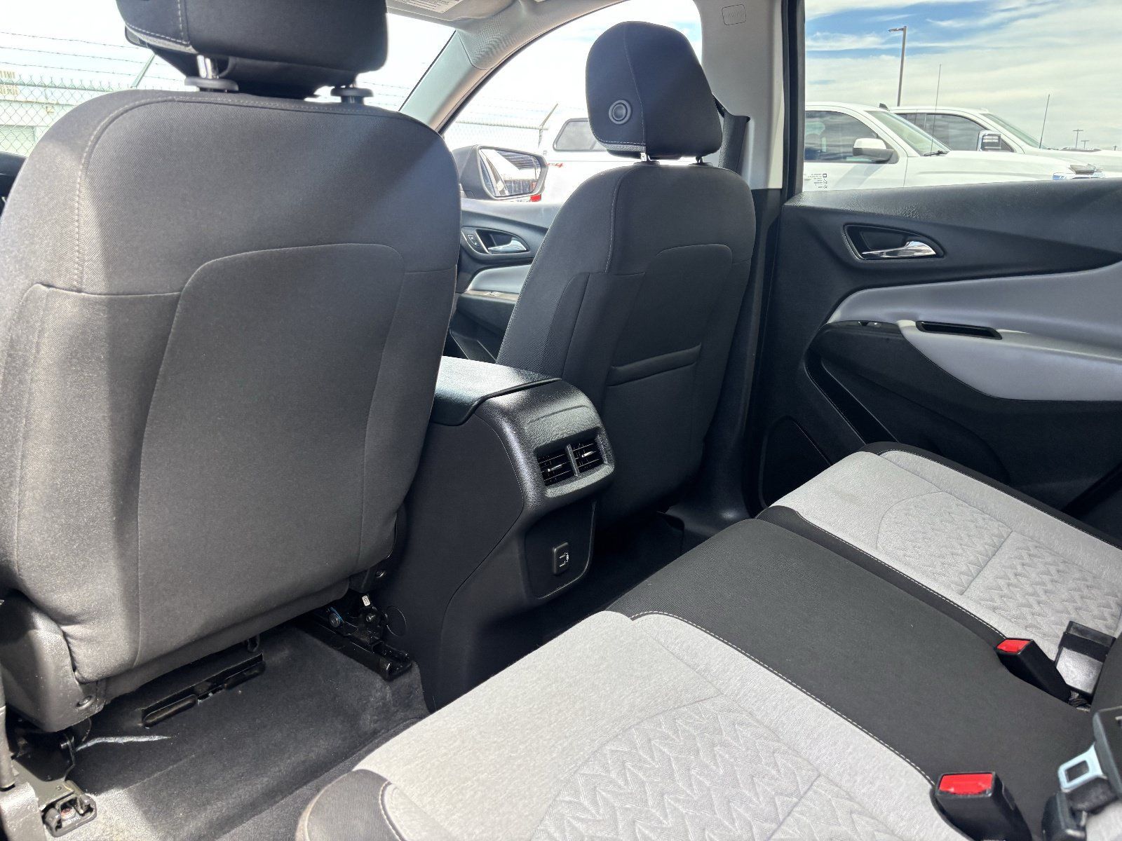 Used 2022 Chevrolet Equinox LS w/ LS Convenience Package FWD image 18