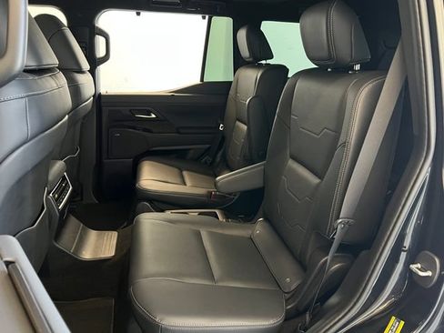 Used 2025 Lexus GX 550 w/ Accessory Package (2T) AWD/4WD image 38