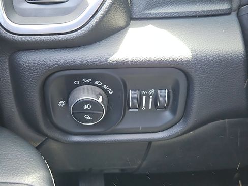 Used 2025 RAM 2500 Laramie w/ Night Edition AWD/4WD image 15