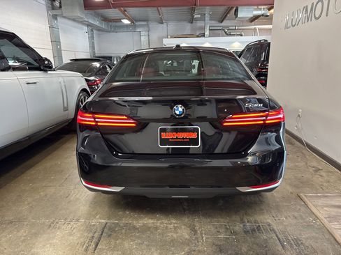 Used 2025 BMW 530i RWD image 19