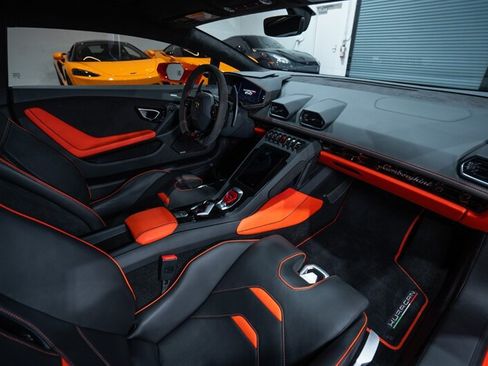 Used 2021 Lamborghini Huracan EVO AWD/4WD image 28