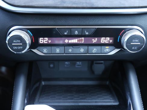 Used 2025 Nissan Altima 2.5 SL FWD image 18