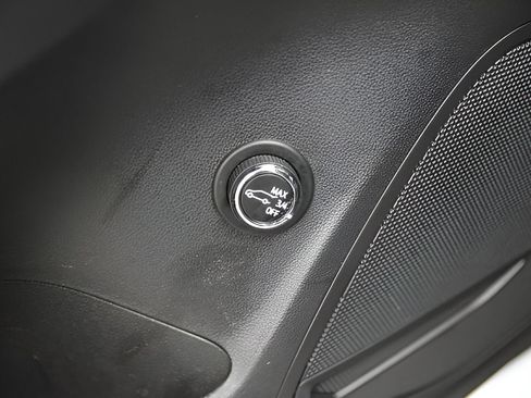 Used 2021 Buick Envision Essence w/ Sport Touring Package FWD image 19