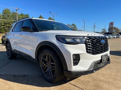 New 2025 Ford Explorer ST-Line w/ Premium Package