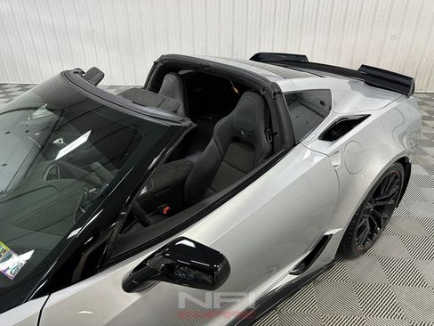 Used 2016 Chevrolet Corvette Z06 w/ 3LZ Preferred Equipment Group image 46