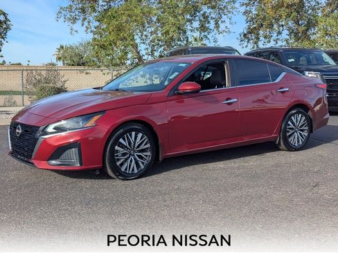 Certified 2023 Nissan Altima 2.5 SV image 1