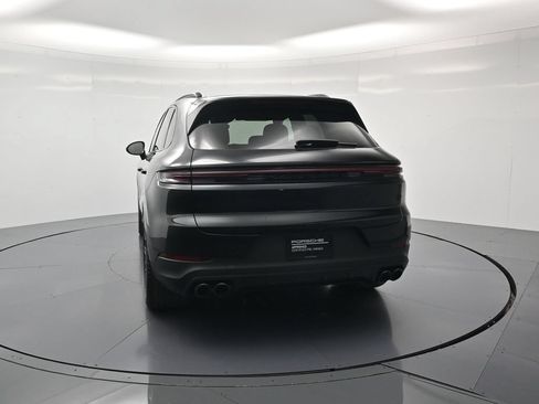Certified 2026 Porsche Cayenne AWD/4WD image 39
