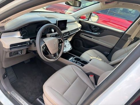Certified 2022 Lincoln Corsair FWD image 6