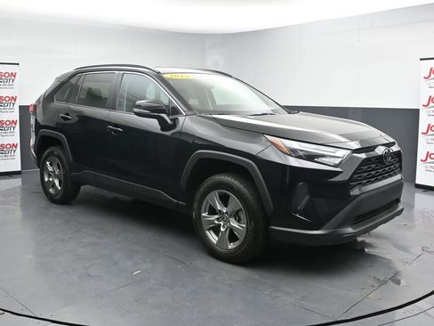 Used 2024 Toyota RAV4 XLE FWD image 2
