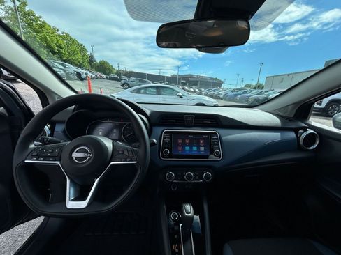 Used 2025 Nissan Versa SV FWD image 28