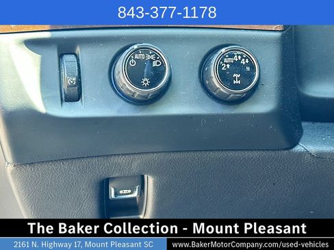 Used 2020 Cadillac Escalade Premium Luxury AWD/4WD image 10