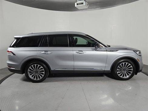 Certified 2023 Lincoln Aviator 2WD w/ Premium Package image 3