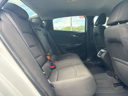 Used 2018 Chevrolet Malibu LT FWD image 16