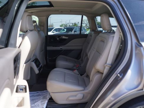 Used 2020 Lincoln Aviator Reserve w/ Equipment Group 201A AWD/4WD image 16