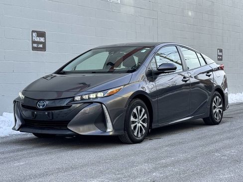 Used 2021 Toyota Prius Prime XLE w/ Carpet Mat Package (TMS) image 2