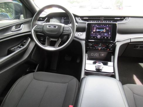 Certified 2025 Jeep Grand Cherokee L Laredo w/ Luxury Tech Group I RWD image 13