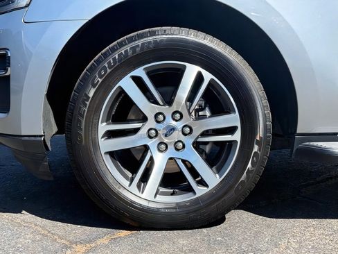 Used 2023 Ford Expedition Limited RWD image 10