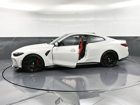 Used 2025 BMW M4 Coupe w/ Executive Package image 35