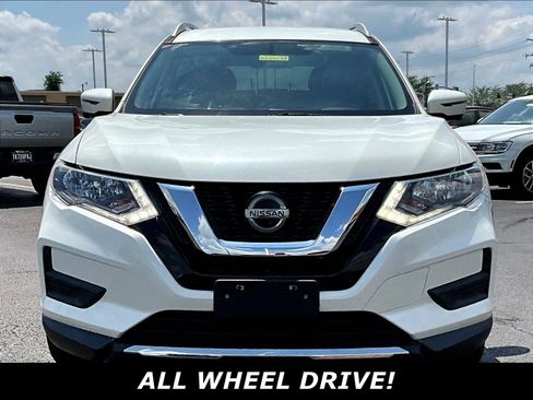Used 2018 Nissan Rogue SV w/ Premium Package AWD/4WD image 2