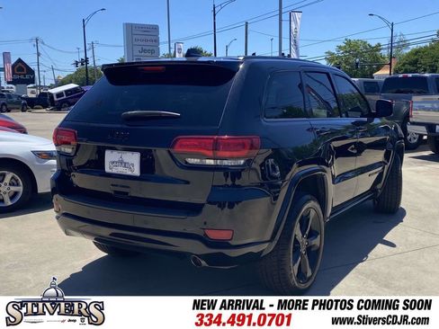 Used 2020 Jeep Grand Cherokee Altitude AWD/4WD image 9