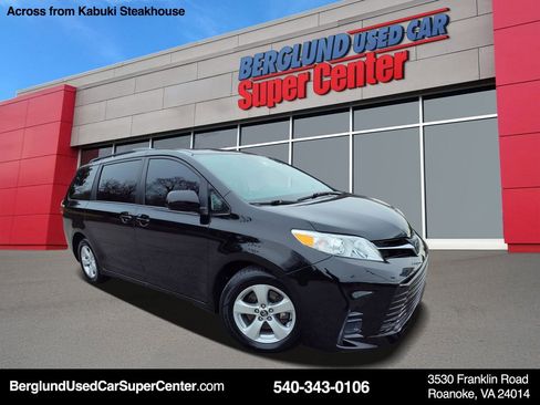Used 2018 Toyota Sienna LE image 1