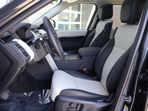 Certified 2025 Land Rover Discovery S AWD/4WD image 25