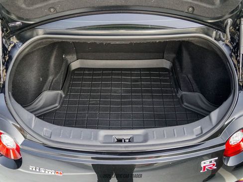 Used 2014 Nissan GT-R Premium w/ Premium Interior Package image 87