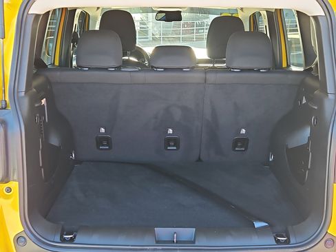 Used 2023 Jeep Renegade Latitude w/ Premium Group image 6