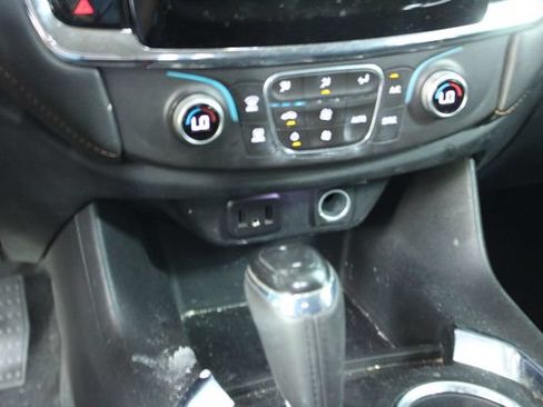 Used 2018 Chevrolet Traverse LT FWD image 20