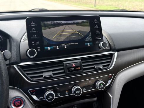 Used 2019 Honda Accord EX image 12