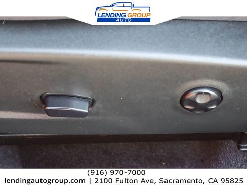 Used 2015 Dodge Challenger SXT image 20