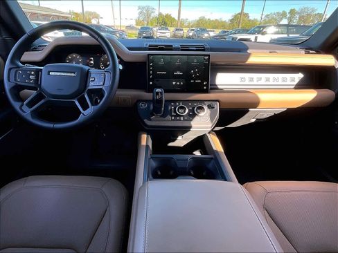 Used 2025 Land Rover Defender 110 X-Dynamic SE image 16