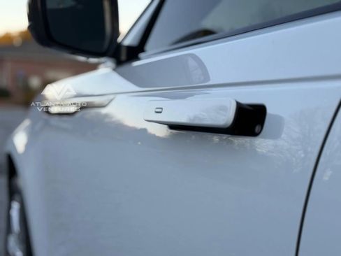 Used 2020 Land Rover Range Rover Velar R-Dynamic S image 22