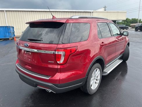 Used 2018 Ford Explorer XLT w/ Equipment Group 202A AWD/4WD image 8