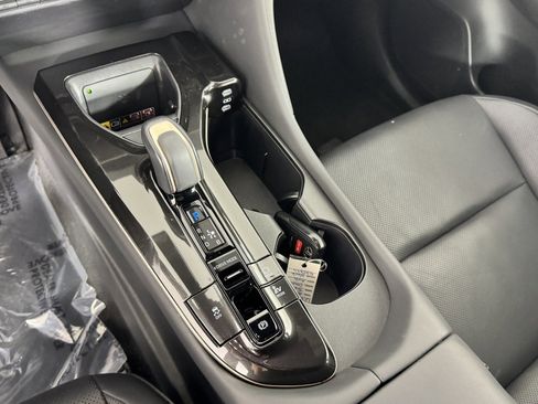 Used 2025 Toyota Crown image 16