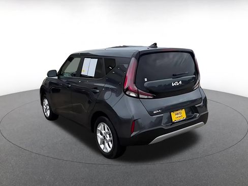 Used 2025 Kia Soul LX w/ LX Technology Package FWD image 11