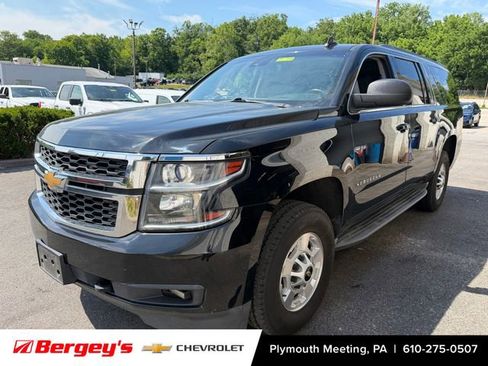 Used 2017 Chevrolet Suburban 3500 LS w/ Driver Alert Package AWD/4WD image 6