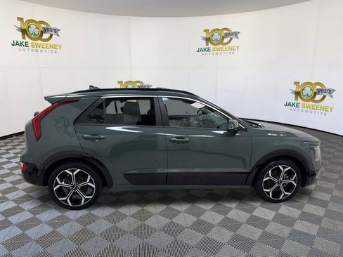 Certified 2023 Kia Niro EX Touring image 11