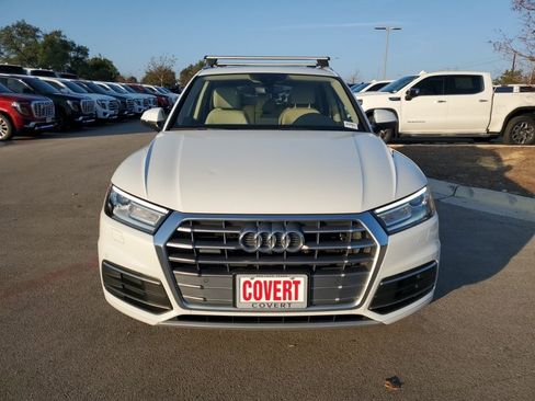 Used 2020 Audi Q5 2.0T Premium w/ Convenience Package image 2