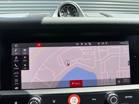 Used 2025 Porsche Macan image 26