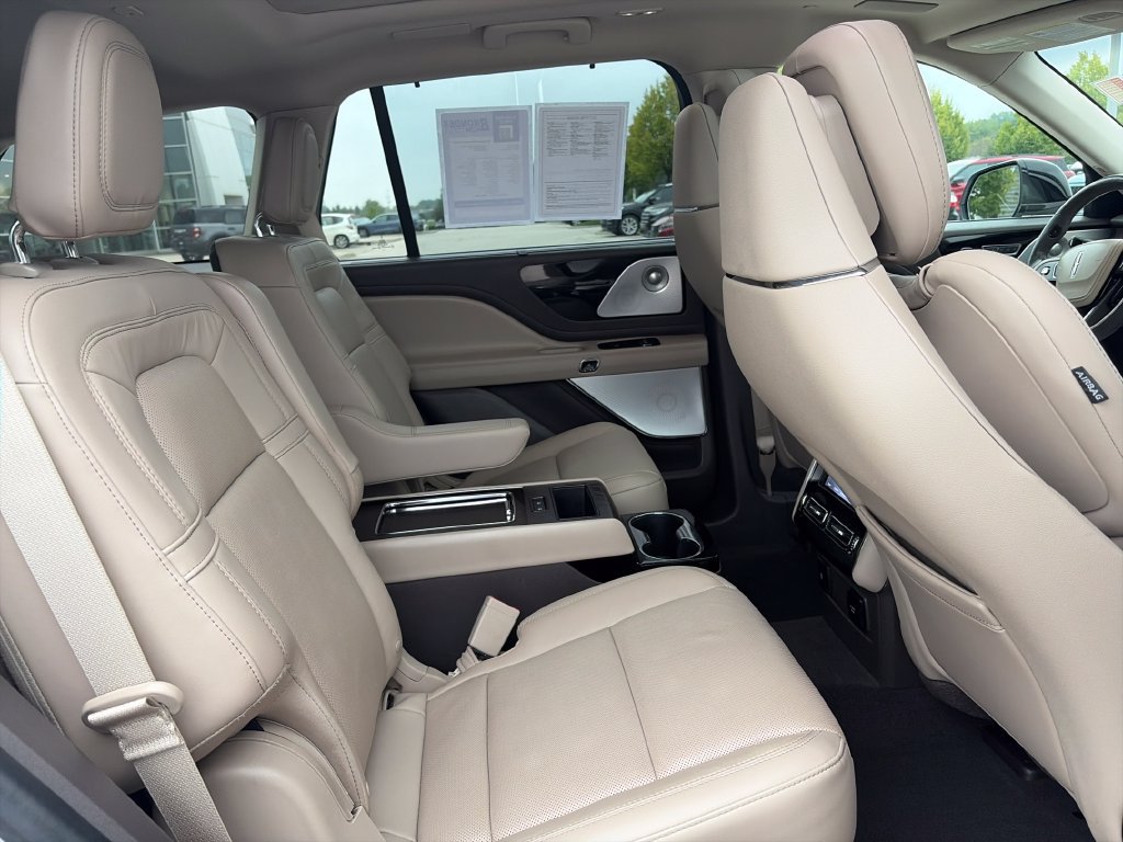 Used 2023 Lincoln Aviator Reserve w/ Equipment Group 201A AWD/4WD image 35