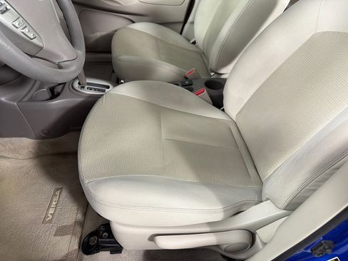 Used 2015 Nissan Versa SL image 12