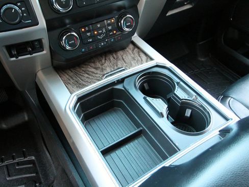 Used 2019 Ford F250 Lariat AWD/4WD image 32