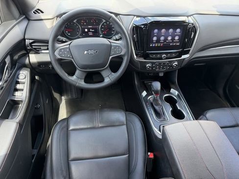Used 2023 Chevrolet Traverse RS FWD image 17