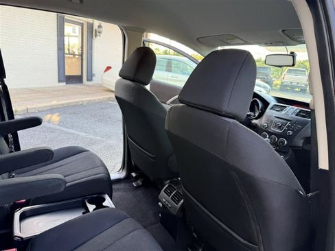 Used 2013 MAZDA MAZDA5 Sport FWD image 16