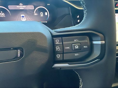 New 2026 Jeep Cherokee Overland image 24