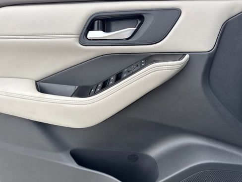 New 2026 Nissan Rogue SV image 18