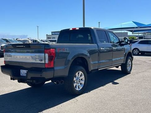 Certified 2018 Ford F250 Platinum w/ Platinum Ultimate Package AWD/4WD image 3